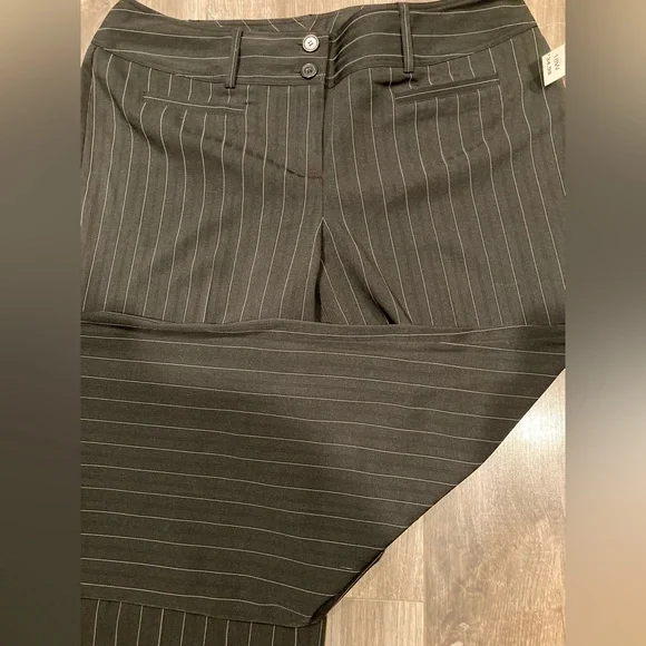 Pinstripe wide-leg pants trousers - Picture 2 of 3